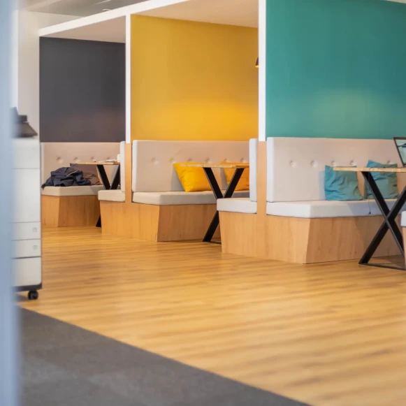 Open Space  4 postes Location bureau Chemin de l'Arénas Nice 06200 - photo 6