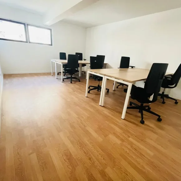 Bureau privé 35 m² 8 postes Coworking Avenue du Général Michel Bizot Paris 75012 - photo 1