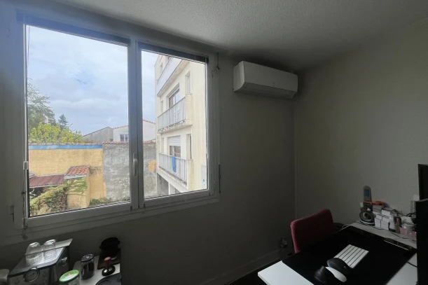 Bureau privé - 33000 - 2 postes - 190€