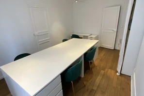 Bureau privé - 75010 - 5 postes - 1700€