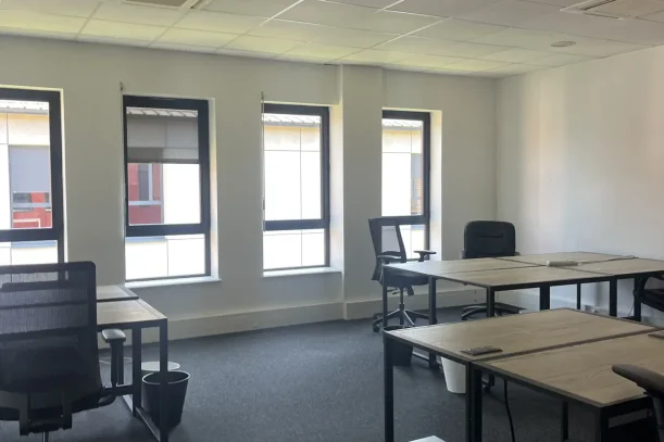 Bureau privé - 69570 - 2 postes - 550€