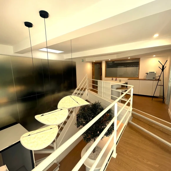 Bureau privé 18 m² 7 postes Location bureau Rue de Lévis Paris 75017 - photo 6