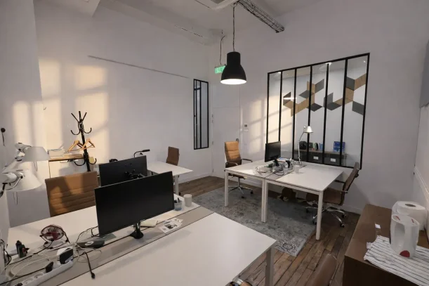 Bureau privé - 75010 - 5 postes - 2250€