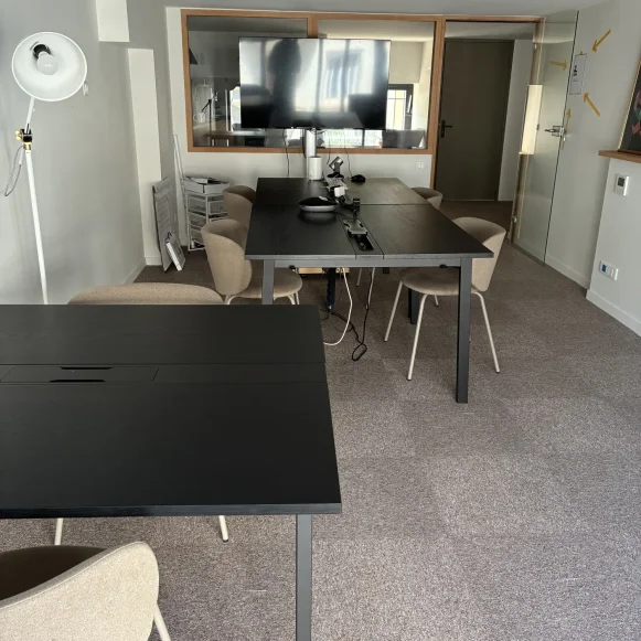 Bureau privé 25 m² 8 postes Location bureau Rue d'Arménie Lyon 69003 - photo 1