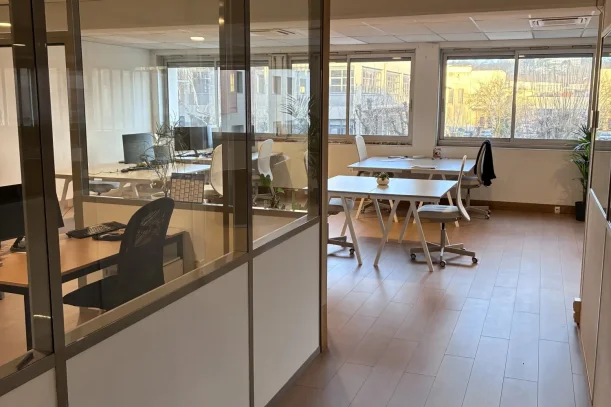 Open Space - 69009 - 5 postes - 200€