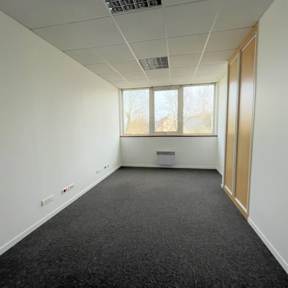 Espace indépendant 493 m² 40 postes Location bureau  Saint-Grégoire 35760 - photo 3