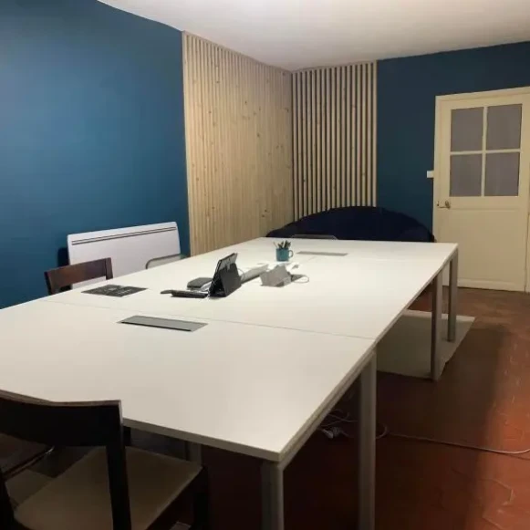 Bureau privé 20 m² 2 postes Coworking Rue Notre Dame Courtenay 45320 - photo 5