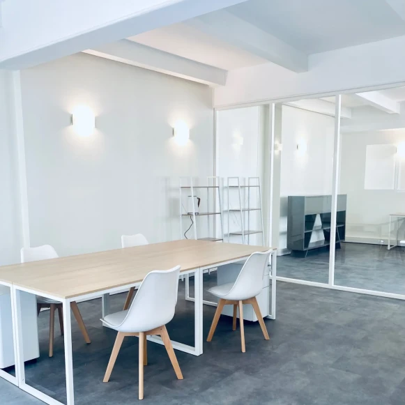 Espace indépendant 37 m² 8 postes Coworking Rue Marcadet Paris 75018 - photo 4