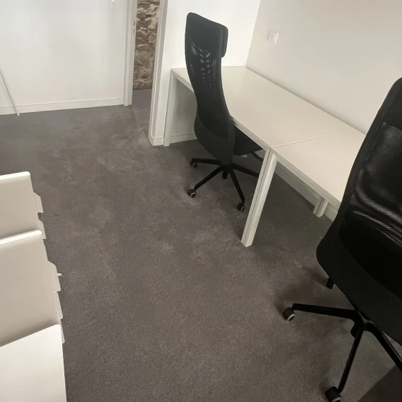 Bureau privé 10 m² 2 postes Coworking Rue Imbert-Colomès Lyon 69001 - photo 1