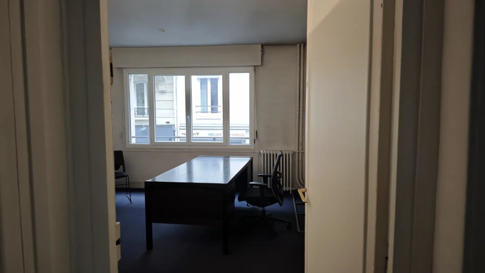 Bureau privé - 75016 - 3 postes - 1250€