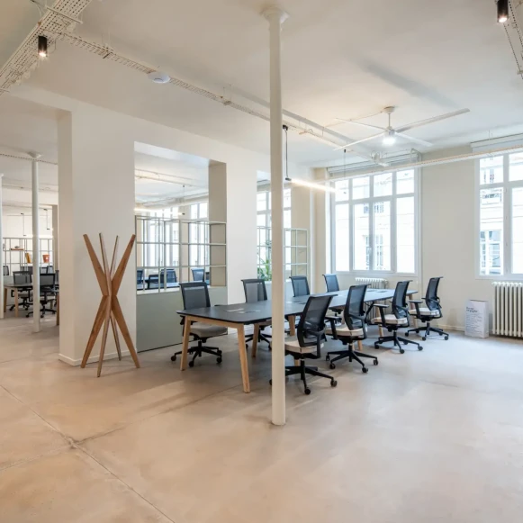 Espace indépendant 337 m² 50 postes Location bureau Rue du Mail Paris 75002 - photo 1