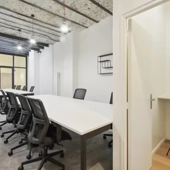 Espace indépendant 190 m² 30 postes Location bureau Rue Championnet Paris 75018 - photo 12