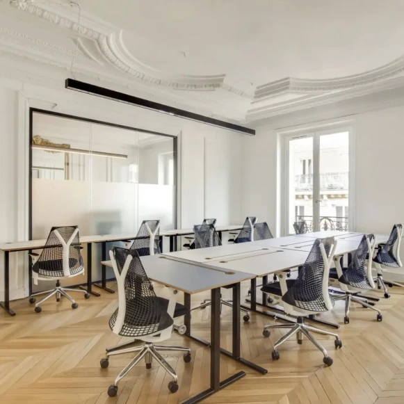 Bureau privé 15 m² 5 postes Location bureau Rue de Stockholm Paris 75008 - photo 6