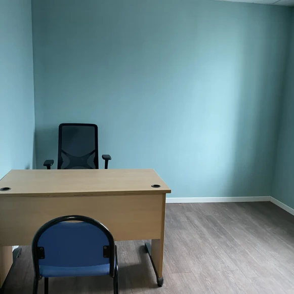 Bureau privé 10 m² 1 poste Location bureau Avenue Jean Rostand Trappes 78990 - photo 1