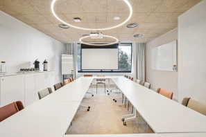 Bureau privé - 06560 - 2 postes - 1000€