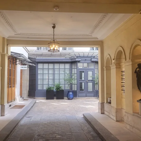 Bureau privé 17 m² 4 postes Location bureau Rue Vignon Paris 75009 - photo 7