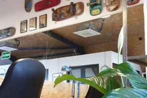 Open Space - 64600 - 1 poste - 180€