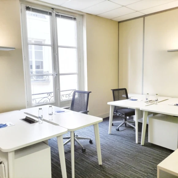 Bureau privé 17 m² 4 postes Coworking Rue du Guesclin Nantes 44000 - photo 2