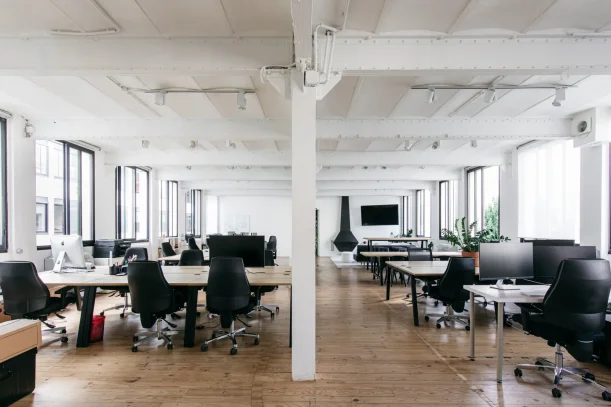 Open Space - 75011 - 10 postes - 350€