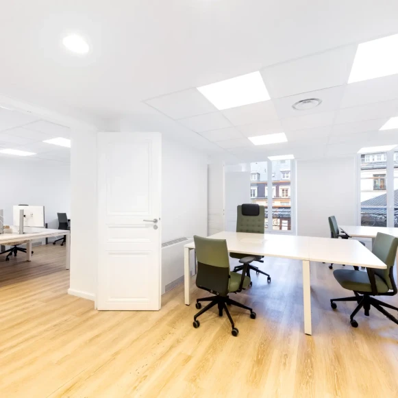 Bureau privé 188 m² 34 postes Location bureau Rue Saint-Fiacre Paris 75002 - photo 3