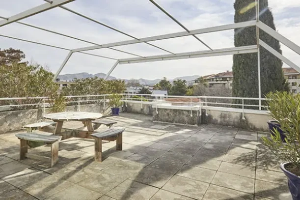 Bureau privé - 13008 - 4 postes - 1397€