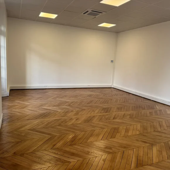 Bureau privé 28 m² 4 postes Location bureau Avenue de Villiers Paris 75017 - photo 10