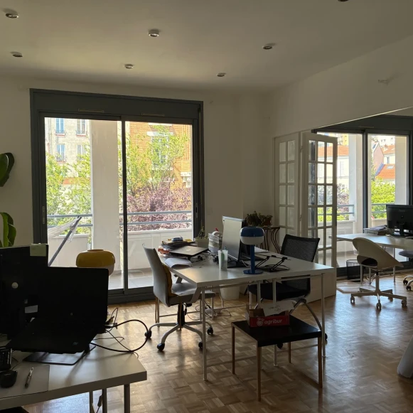 Bureau privé 90 m² 7 postes Coworking Rue Esther Cuvier Les Lilas 93260 - photo 1