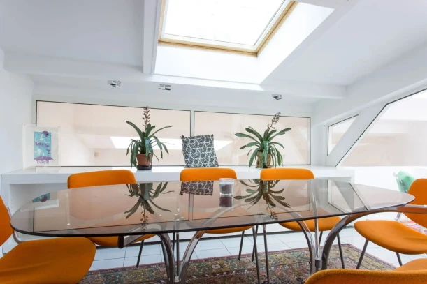 Bureau privé - 75018 - 5 postes - 2600€