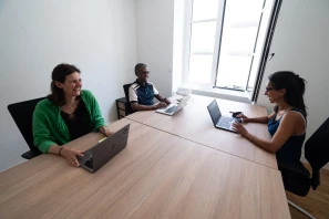 Bureau privé - 49100 - 4 postes - 340€