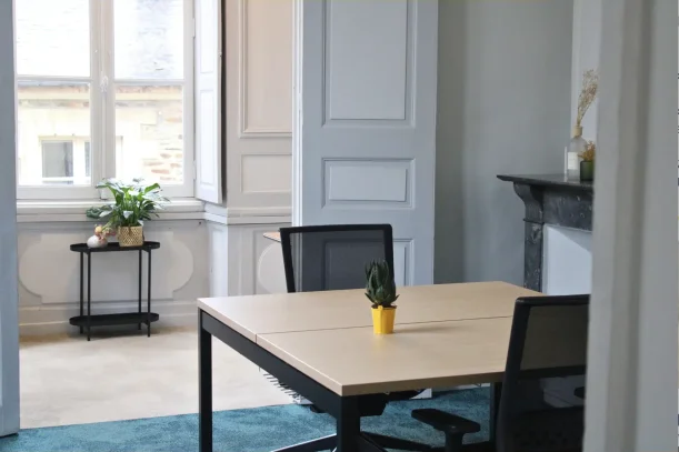 Bureau privé - 35000 - 6 postes - 2100€