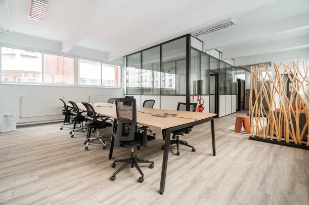 Espace indépendant - 75011 - 12 postes - 5000€