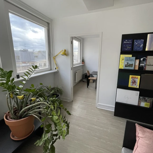 Espace indépendant 55 m² 12 postes Location bureau Rue des Petits Hôtels Paris 75010 - photo 11