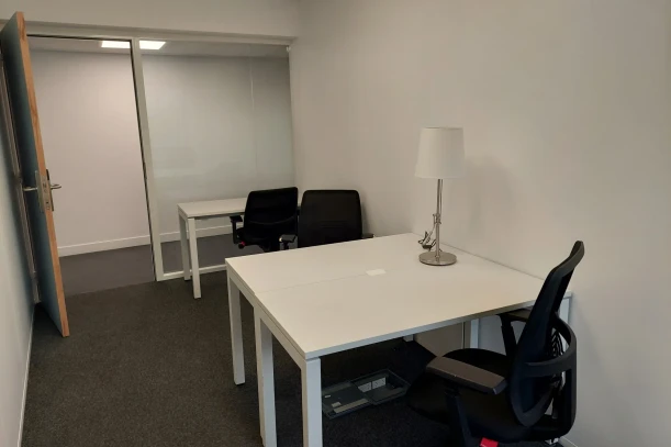 Bureau privé - 75015 - 3 postes - 1659€