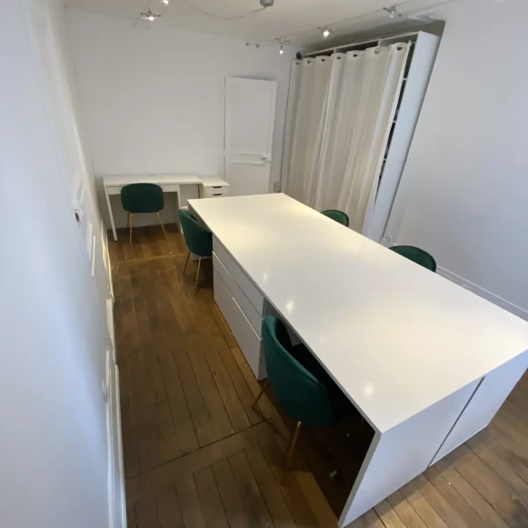 Bureau privé 20 m² 5 postes Location bureau Rue Pierre Chausson Paris 75010 - photo 3