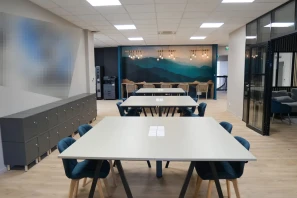 Espace indépendant - 69100 - 70 postes - 13930€