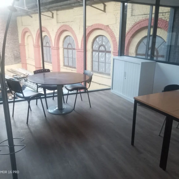 Bureau privé 17 m² 1 poste Coworking Rue Saint-Eloi Tourcoing 59200 - photo 2