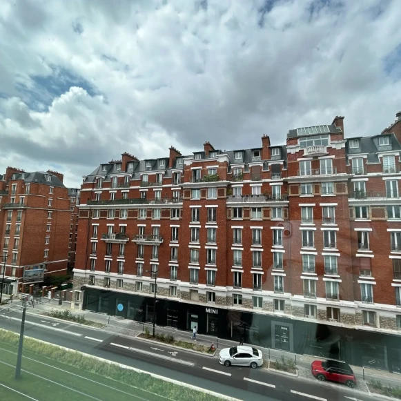 Bureau privé 32 m² 6 postes Location bureau Boulevard Gouvion-Saint-Cyr Paris 75017 - photo 4