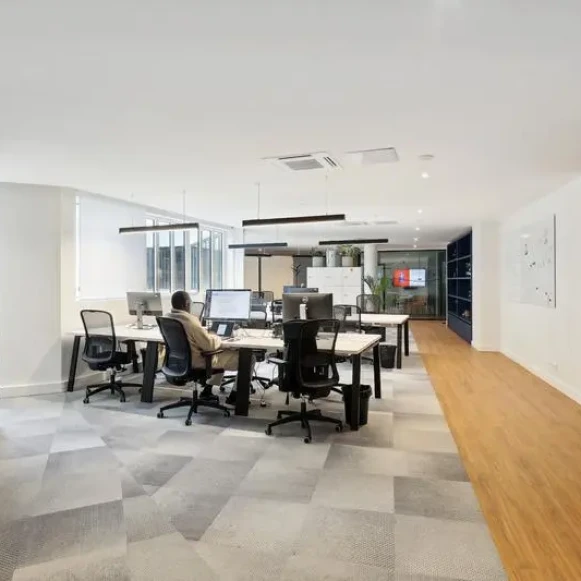 Bureau privé 911 m² 110 postes Location bureau Rue René Boulanger Paris 75010 - photo 1