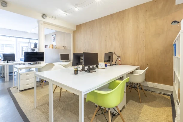 Open Space - 75017 - 10 postes - 395€