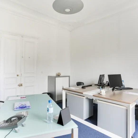 Bureau privé 17 m² 3 postes Coworking Avenue de l'Opéra Paris 75001 - photo 3
