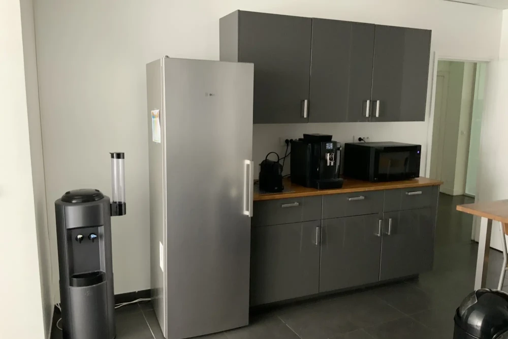Bureau privé - 75016 - 4 postes - 1650€