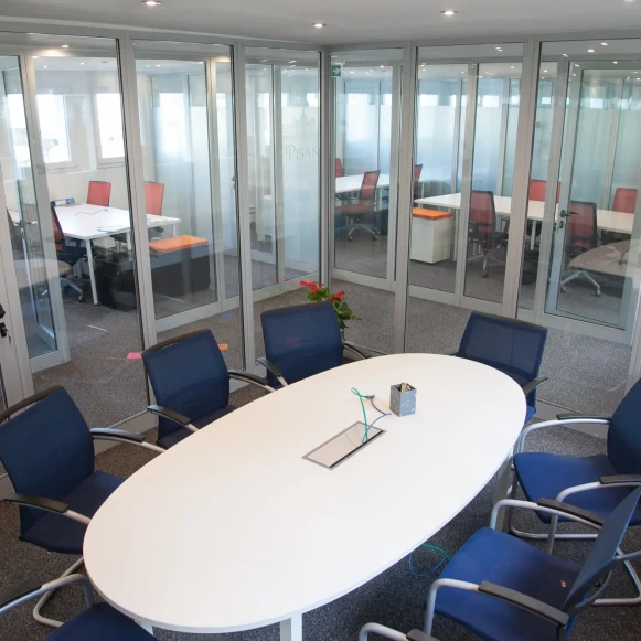 Bureau privé 172 m² 47 postes Coworking Boulevard Gambetta Issy-les-Moulineaux 92130 - photo 2