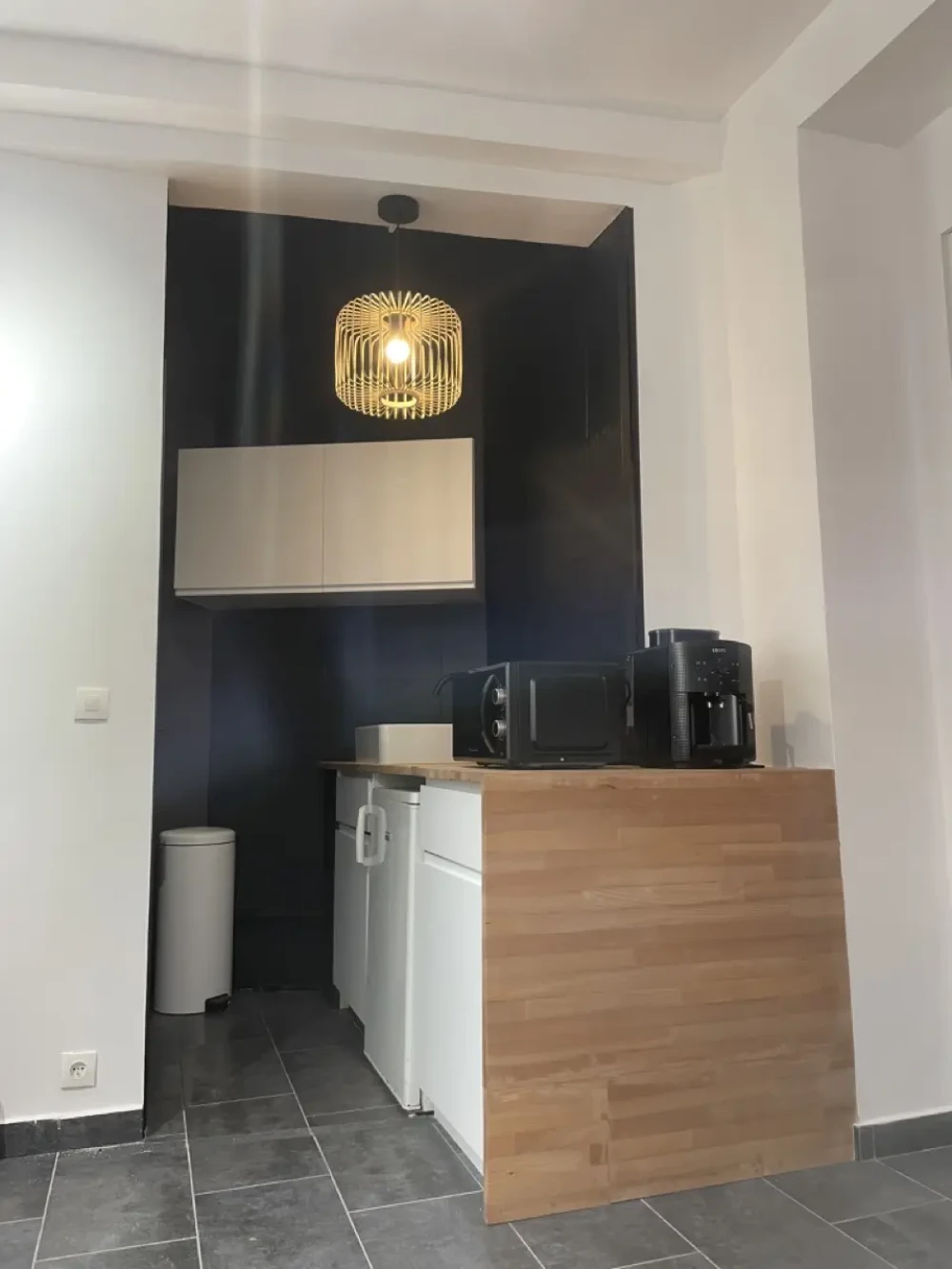 Espace indépendant - 75010 - 8 postes - 4000€