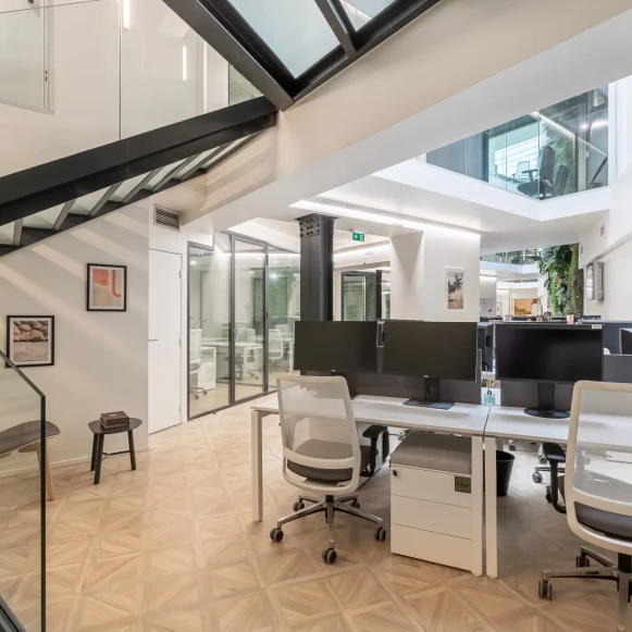 Bureau privé 17 m² 6 postes Coworking Rue Delambre Paris 75014 - photo 2