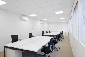 Espace indépendant - 93100 - 12 postes - 3550€