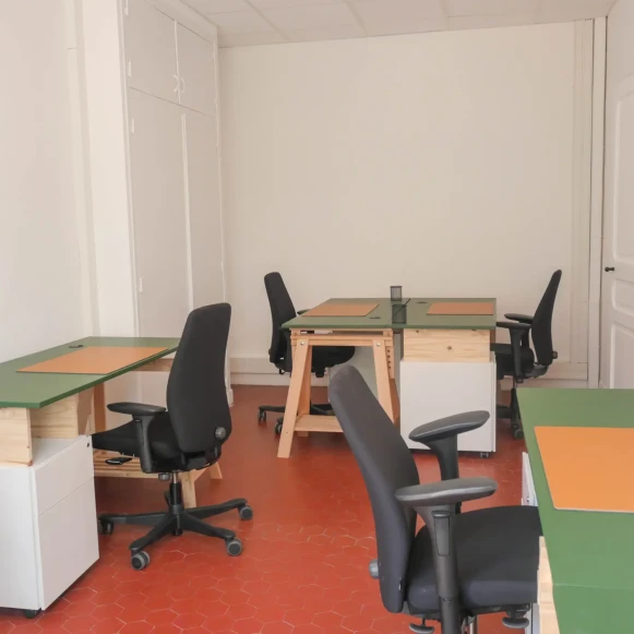 Espace indépendant 185 m² 22 postes Coworking Avenue de Bredasque Aix-en-Provence 13090 - photo 18