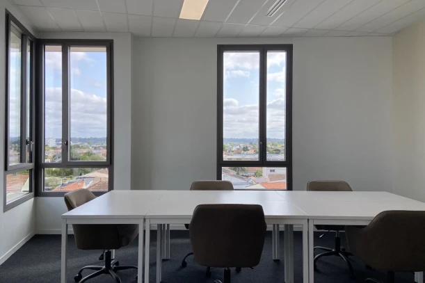Bureau privé - 33130 - 6 postes - 1950€