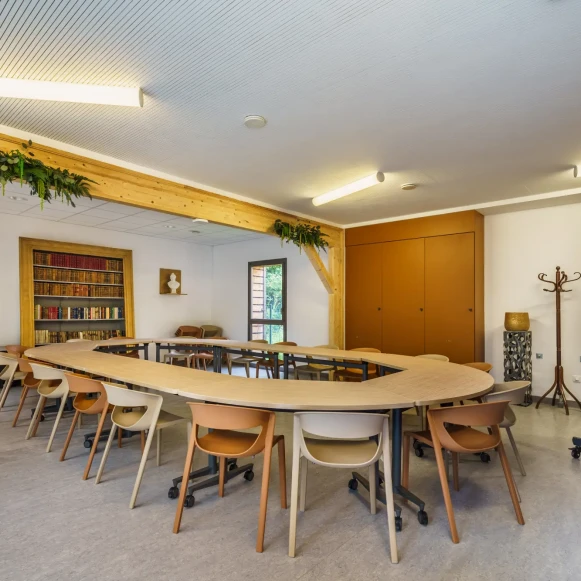 Bureau privé 15 m² 2 postes Location bureau Place Osburg Velars-sur-Ouche 21370 - photo 1