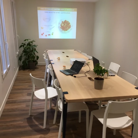 Bureau privé 25 m² 6 postes Coworking Rue de Tocqueville Paris 75017 - photo 6