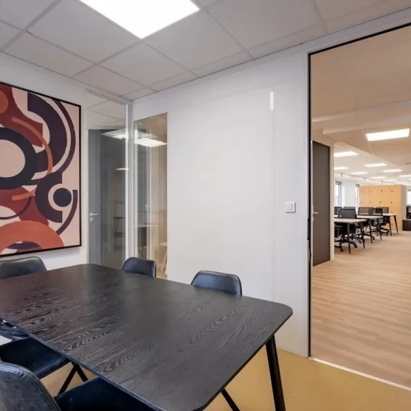 Bureau privé 32 m² 8 postes Coworking Rue Maurice Flandin Lyon 69003 - photo 4